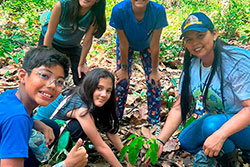 Centro Educacional Sesc de Castanhal Visitando o Parque Natural